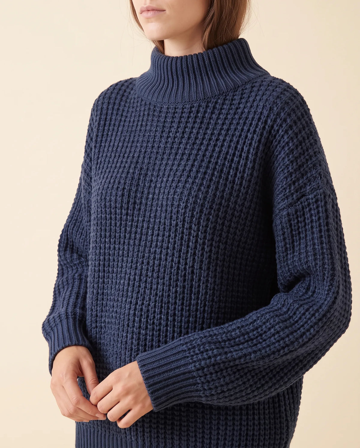 Fern Turtleneck Sweater for Women - Oversized Chunky Knit Drop Shoulder - Blue - detail