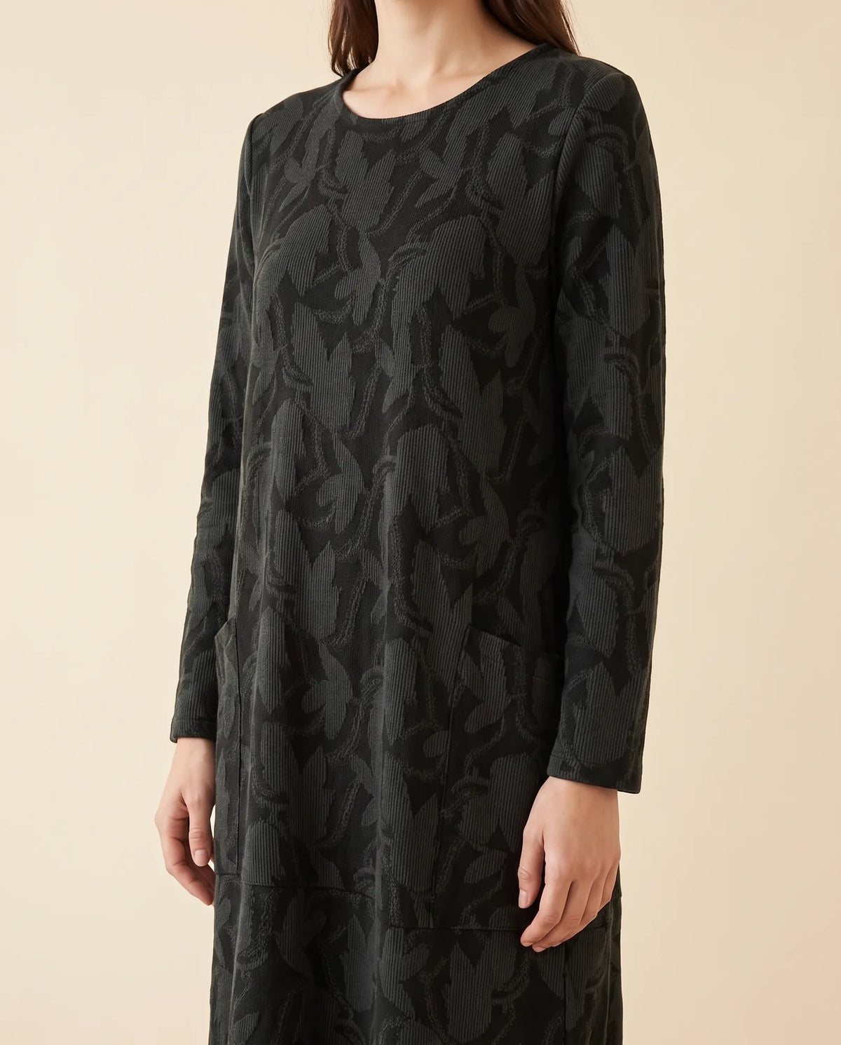 Sloane Midi Dress for Women - Long Sleeve Printed with Pockets - Black - detail