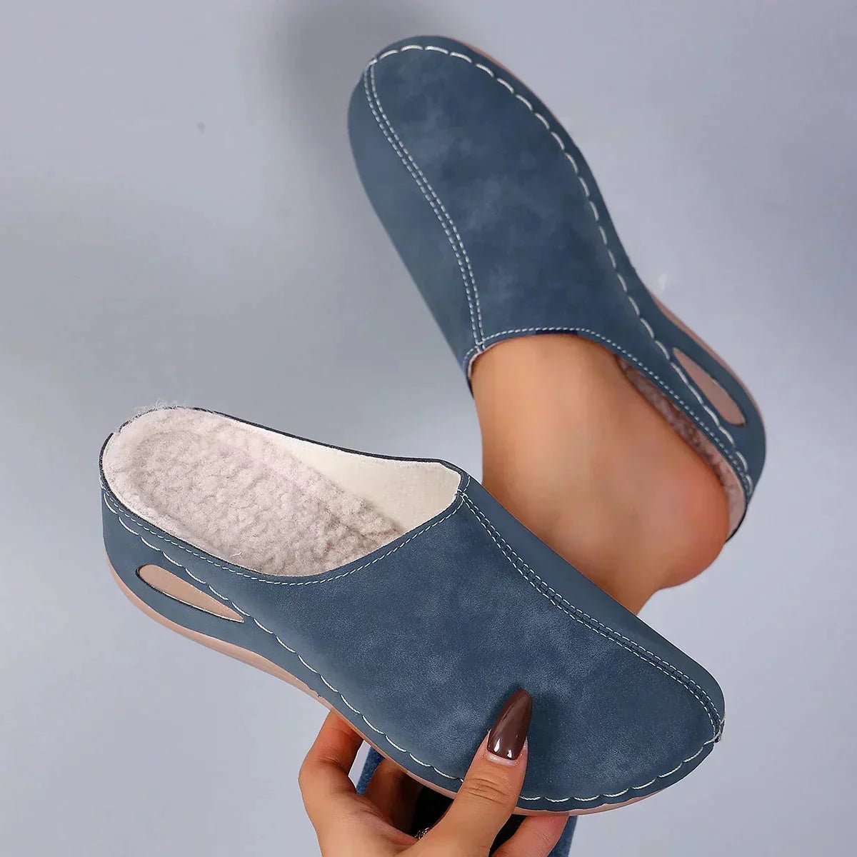 womens slippers – Blue